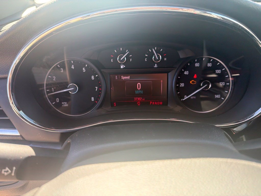 Used 2022 Buick Encore Preferred AWD/4WD image 3