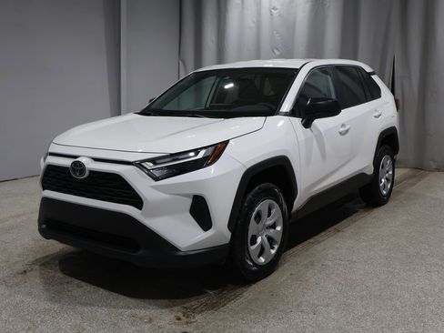 Used 2024 Toyota RAV4 LE image 7