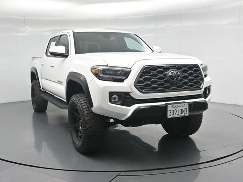 Used 2022 Toyota Tacoma TRD Off-Road w/ Technology Package AWD/4WD image 22