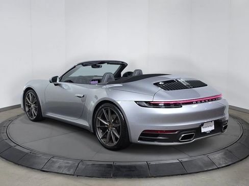 Used 2021 Porsche 911 Carrera RWD image 3