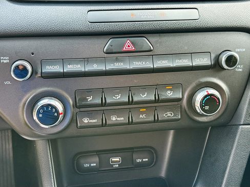 Used 2020 Kia Sportage LX image 15