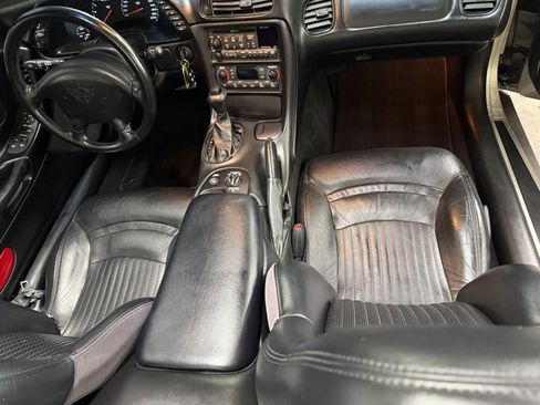 Used 2000 Chevrolet Corvette Convertible w/ Memory Pkg image 16