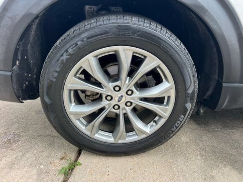 Used 2022 Ford Explorer Limited w/ Equipment Group 301A RWD image 10