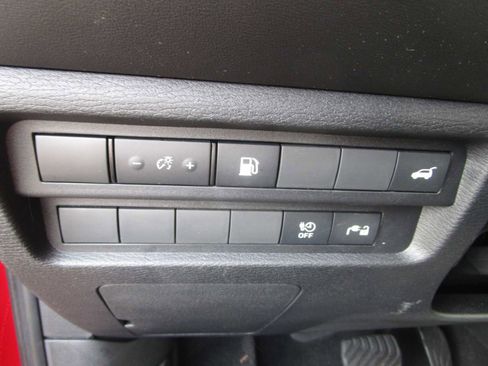 Used 2023 Mitsubishi Outlander SE image 13