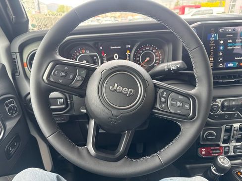 New 2026 Jeep Gladiator Mojave AWD/4WD image 15
