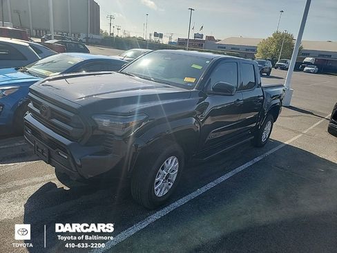 Used 2025 Toyota Tacoma SR5 image 1