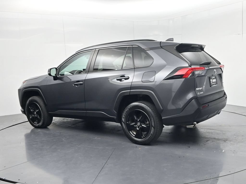 Used 2021 Toyota RAV4 XLE AWD/4WD image 5
