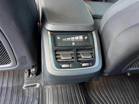 Used 2023 Volvo XC90 B6 Ultimate image 39