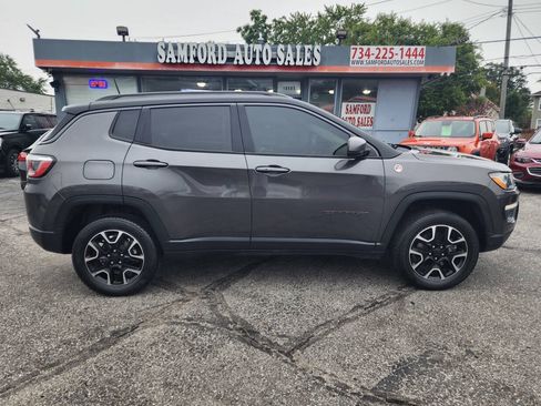 Used 2019 Jeep Compass Trailhawk w/ Leather Interior Group AWD/4WD image 8