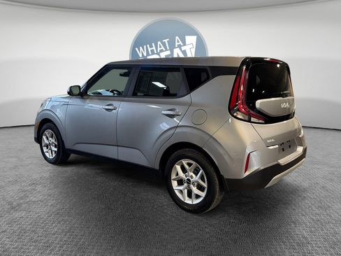 Certified 2023 Kia Soul LX w/ LX Technology Package FWD image 6