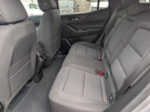 Used 2025 Chevrolet Equinox LT AWD/4WD image 14