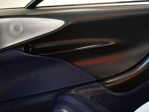 Used 2020 McLaren Speedtail image 14