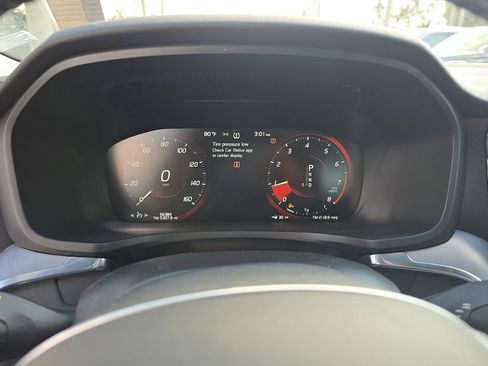 Used 2020 Volvo S60 T5 Momentum image 18