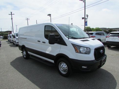 Used 2023 Ford Transit 250 Low Roof RWD image 2