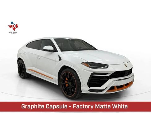 Used 2022 Lamborghini Urus AWD/4WD image 1