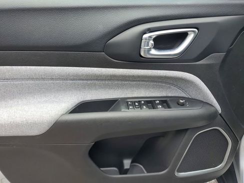 New 2025 Jeep Compass Sport image 21