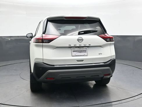 Used 2023 Nissan Rogue SV w/ SV Premium B Package image 5