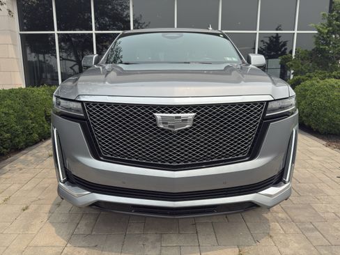 Used 2024 Cadillac Escalade Premium Luxury w/ Performance Package AWD/4WD image 2