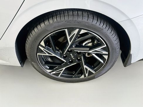 Used 2025 Kia K5 GT-Line w/ GT-Line Premium Package FWD image 11