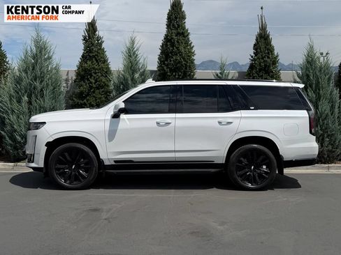 Used 2024 Cadillac Escalade Sport w/ LPO, Floor Liner Package AWD/4WD image 4