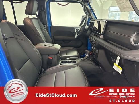 New 2025 Jeep Wrangler Sahara w/ Safety Group image 21