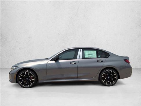 New 2026 BMW 330i xDrive Sedan w/ M Sport Package AWD/4WD image 5