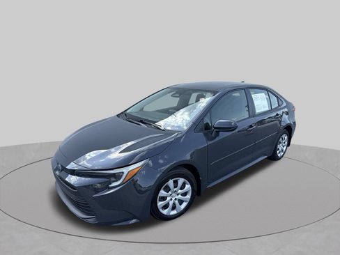 Used 2025 Toyota Corolla LE FWD image 1