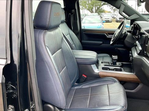 Used 2023 Chevrolet Silverado 1500 High Country image 30