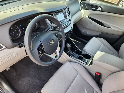 Used 2016 Hyundai Tucson SE w/ Option Group 02 AWD/4WD image 9