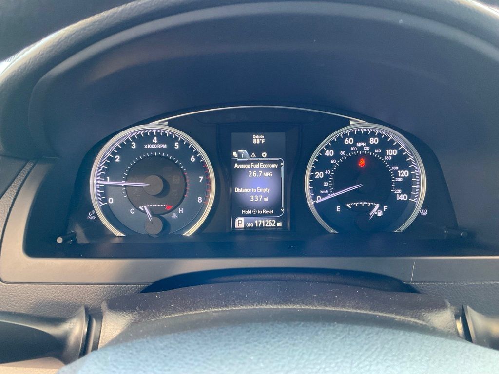 Used 2017 Toyota Camry LE FWD image 14