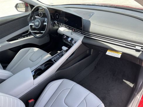 New 2025 Hyundai Elantra Limited image 18