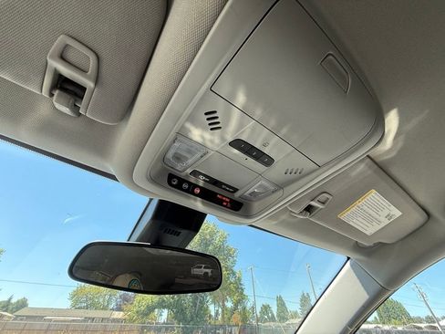Used 2020 Chevrolet Equinox LT image 48
