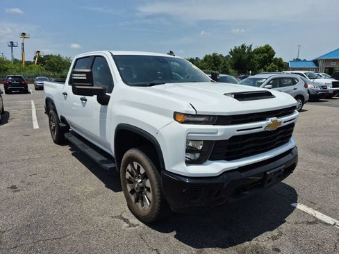 Used 2024 Chevrolet Silverado 2500 Custom w/ Custom Value Package AWD/4WD image 2