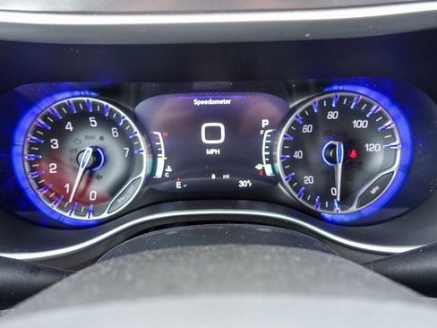 New 2026 Chrysler Pacifica Select image 27