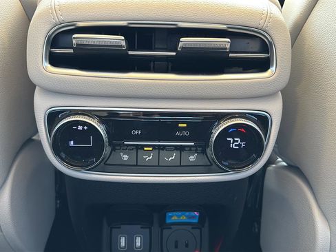 Used 2023 Genesis GV80 2.5T w/ Prestige 20" Package image 43