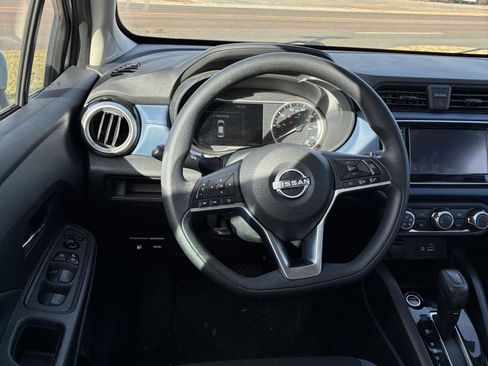 Used 2025 Nissan Versa SV image 12