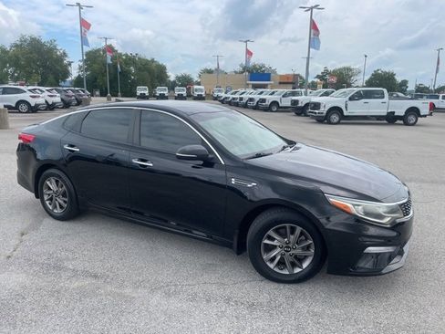 Used 2020 Kia Optima LX image 2