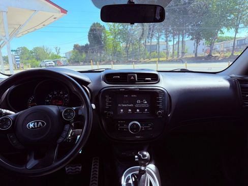 Used 2019 Kia Soul w/ Convenience Package image 19