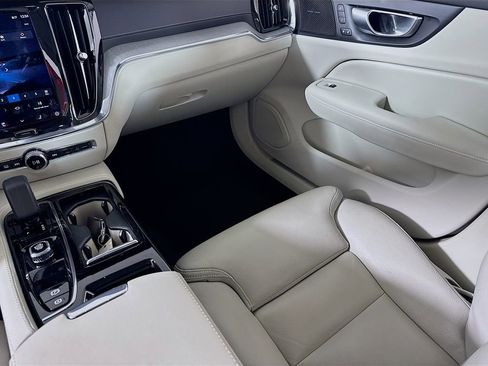 Used 2024 Volvo S60 T8 Ultimate w/ Climate Package image 25