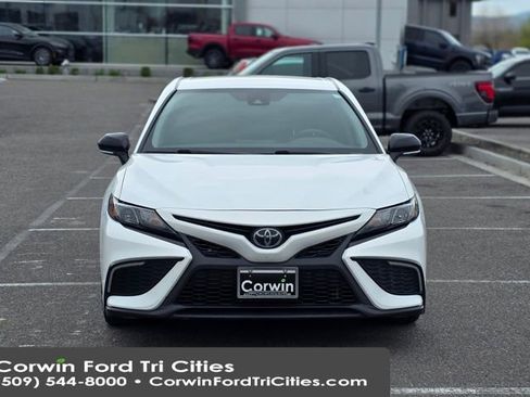 Used 2023 Toyota Camry SE image 6