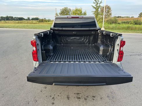 Used 2024 Chevrolet Silverado 1500 LT AWD/4WD image 5