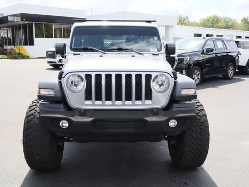 Used 2018 Jeep Wrangler Unlimited Sport S image 3