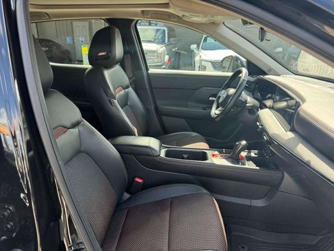 Used 2025 Nissan Kicks SR w/ SR Premium Package FWD image 13