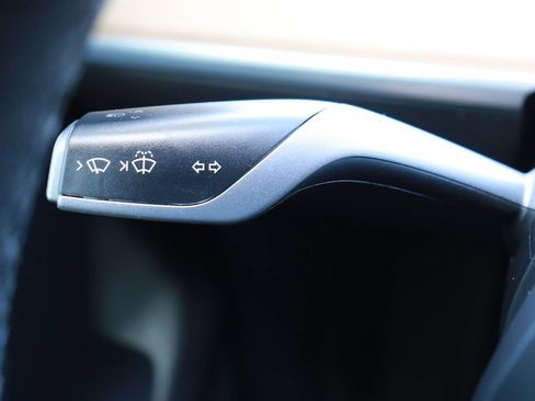 Used 2021 Tesla Model Y Long Range AWD/4WD image 21