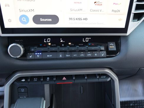 Used 2025 Toyota Tundra Limited image 28