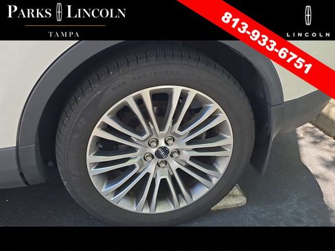Used 2016 Lincoln MKX Reserve w/ Cargo Accessories Package image 9