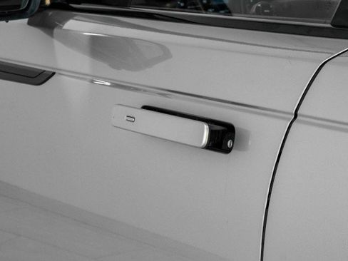 Used 2019 Land Rover Range Rover Velar R-Dynamic SE image 38