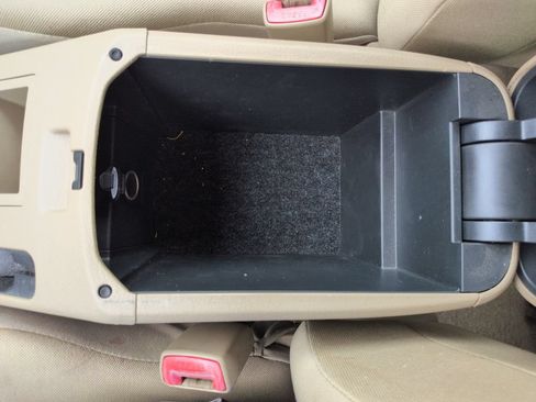 Used 2011 Toyota RAV4 4WD w/ Base L4 Extra Value Pkg image 26