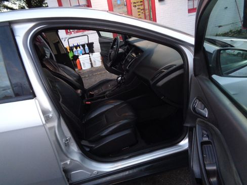 Used 2016 Ford Focus SE w/ Equipment Group 201A image 14