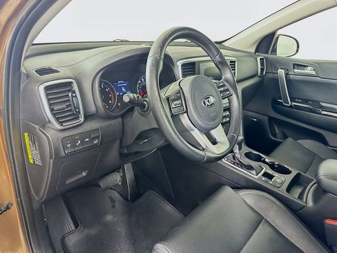 Used 2020 Kia Sportage EX w/ EX Technology Package FWD image 9